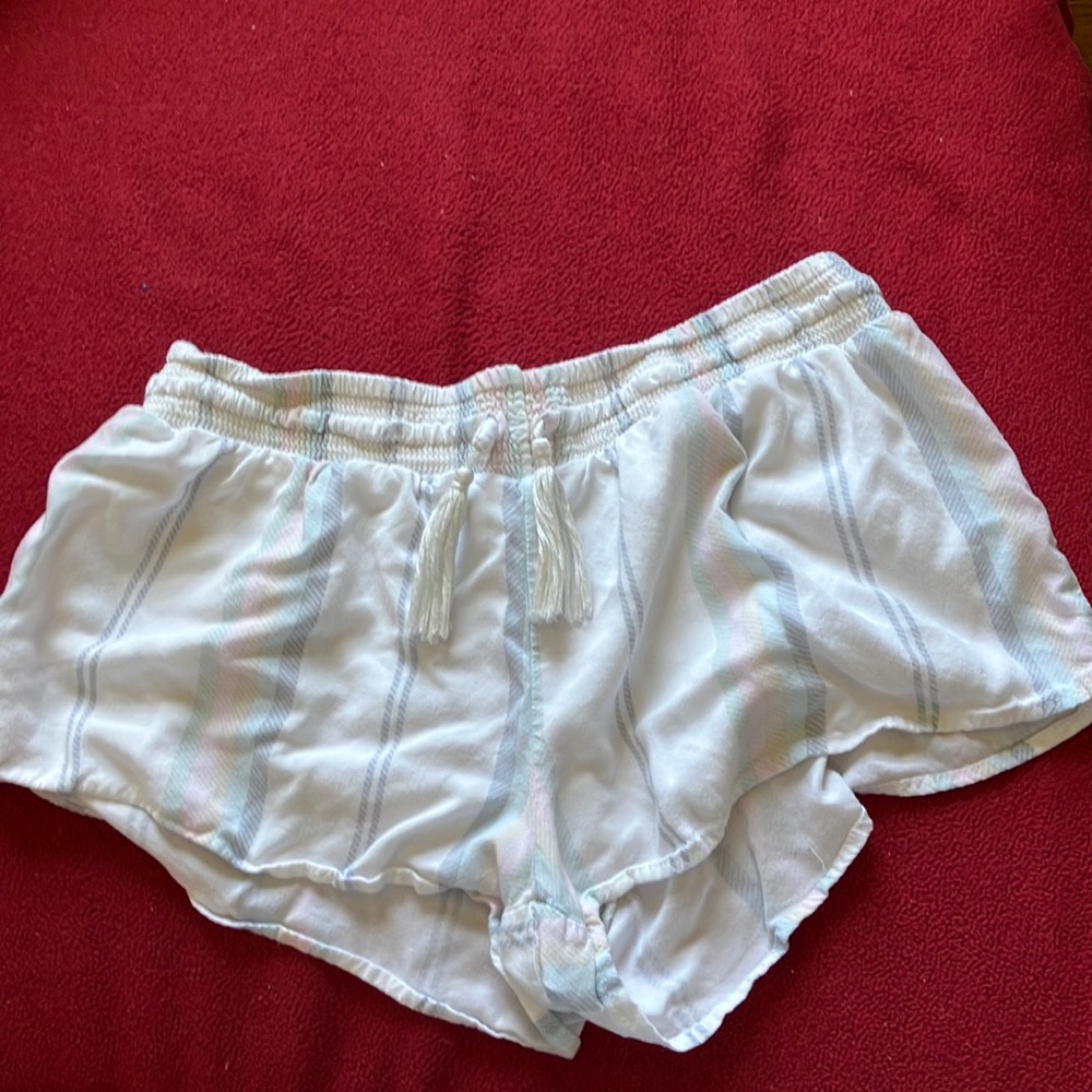 Shorts small  tie in front if you want to tighten waist EUC